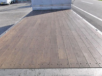 三菱ふそうキャンターアルミウイング小型（2t・3t）[写真09]