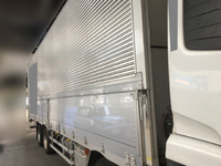 UDトラックスクオンアルミウイング大型（10t）[写真07]