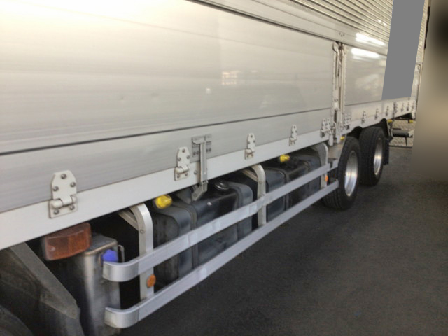 UDトラックスクオンアルミウイング大型（10t）[写真08]