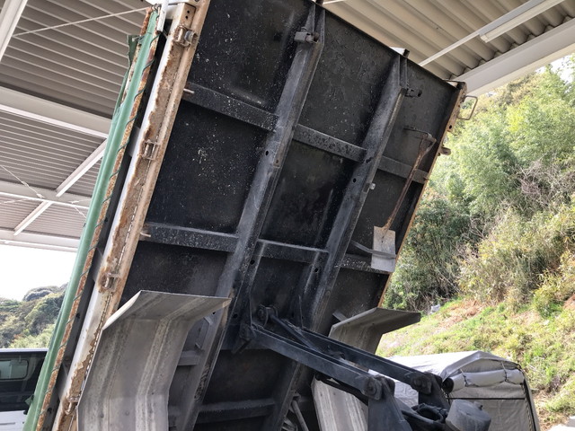日野レンジャーダンプ中型（4t）[写真16]