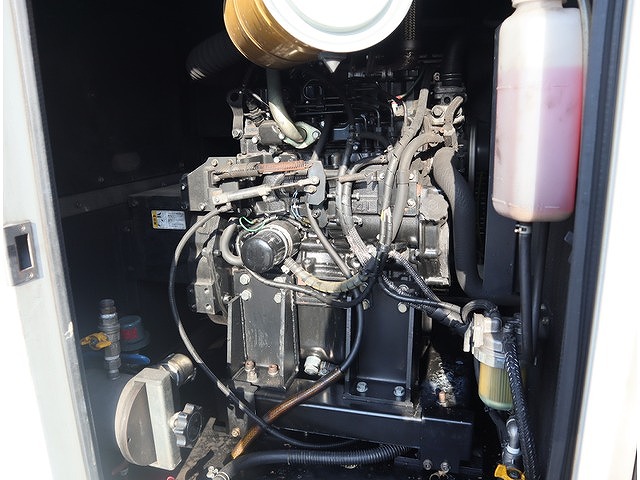三菱ふそうキャンター高圧洗浄車小型（2t・3t）[写真21]