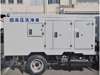 三菱ふそうキャンター高圧洗浄車小型（2t・3t）[写真07]
