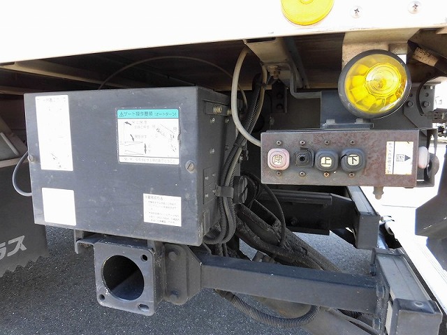 日産アトラスアルミバン小型（2t・3t）[写真07]