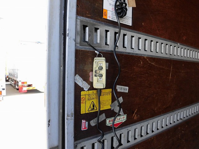 日産アトラスアルミバン小型（2t・3t）[写真08]