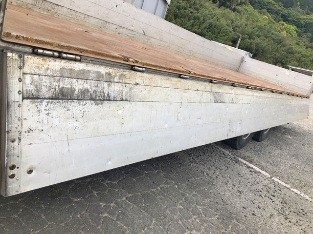 UDトラックスクオンクレーン4段大型（10t）[写真12]