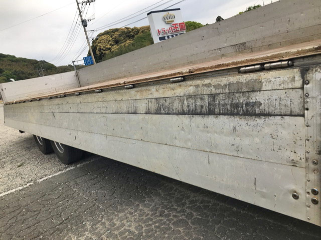 UDトラックスクオンクレーン4段大型（10t）[写真13]