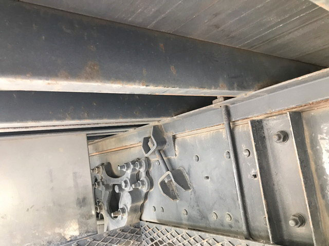 UDトラックスクオンクレーン4段大型（10t）[写真24]