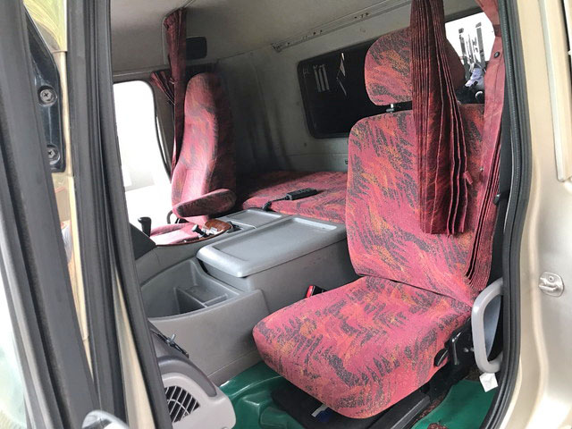 UDトラックスクオンクレーン4段大型（10t）[写真30]