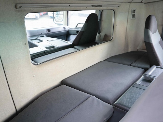 三菱ふそうスーパーグレートパネルウイング大型（10t）[写真18]