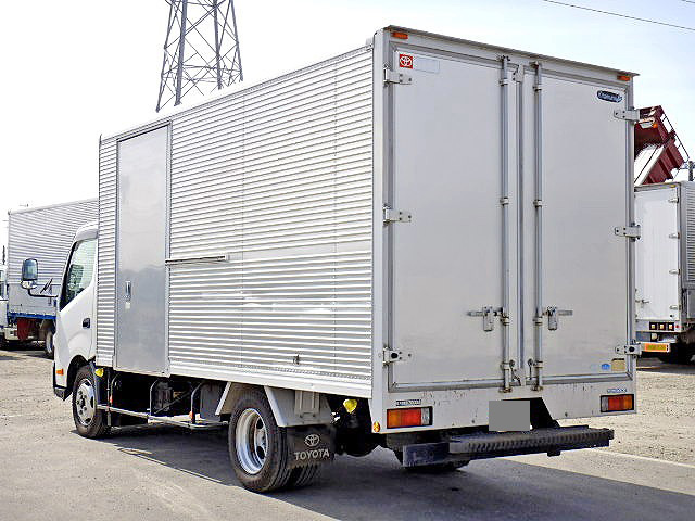 トヨタトヨエースアルミバン小型（2t・3t）[写真02]