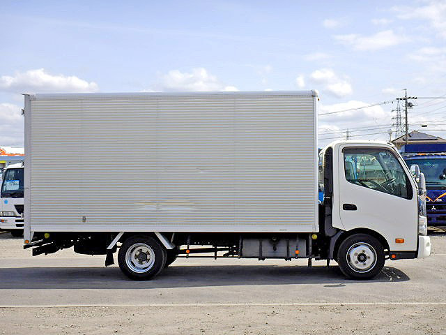 トヨタトヨエースアルミバン小型（2t・3t）[写真03]