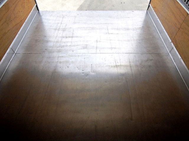 トヨタトヨエースアルミバン小型（2t・3t）[写真09]