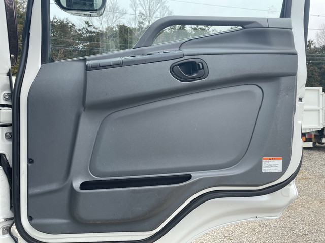 三菱ふそうスーパーグレートダンプ大型（10t）[写真26]