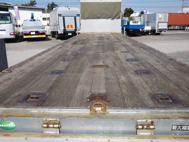 UDトラックスクオンアルミブロック大型（10t）[写真13]