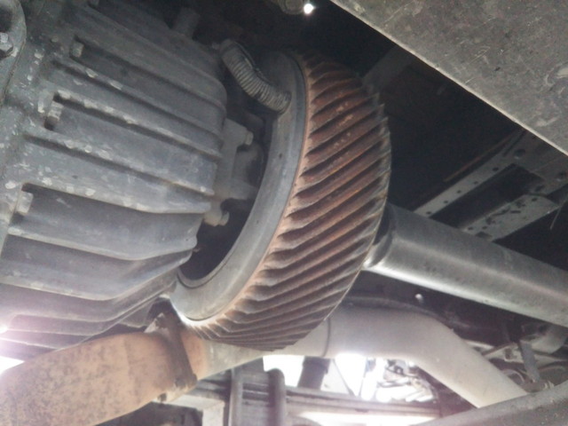 UDトラックスクオンアルミブロック大型（10t）[写真19]