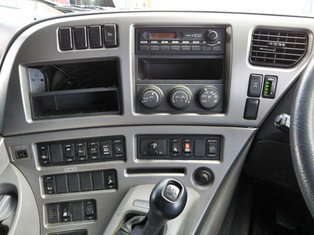 UDトラックスクオンアルミブロック大型（10t）[写真34]