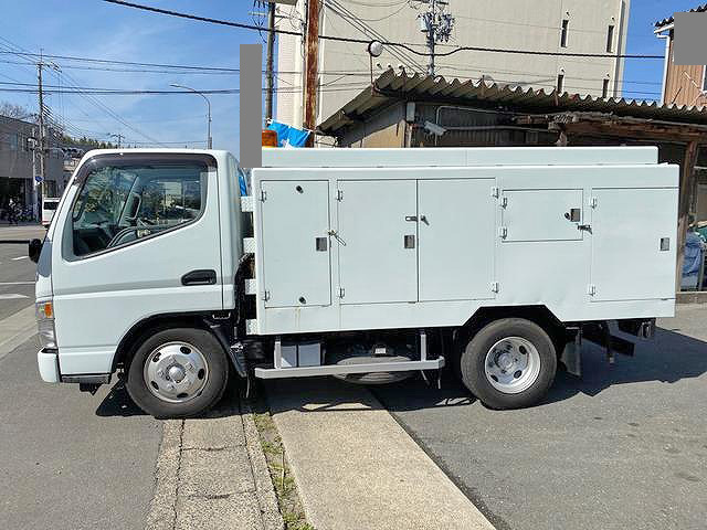三菱ふそうキャンター高圧洗浄車小型（2t・3t）[写真08]