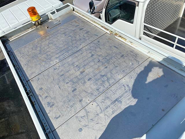 三菱ふそうキャンター高圧洗浄車小型（2t・3t）[写真09]