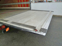 いすゞフォワードパネルバン中型（4t）[写真15]