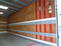 いすゞフォワードパネルバン中型（4t）[写真17]