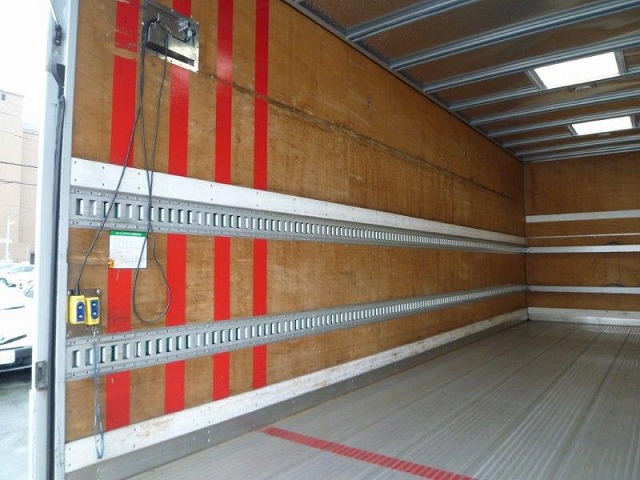 いすゞフォワードパネルバン中型（4t）[写真18]