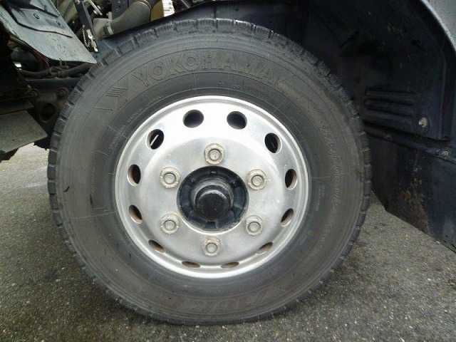 いすゞフォワードパネルバン中型（4t）[写真23]