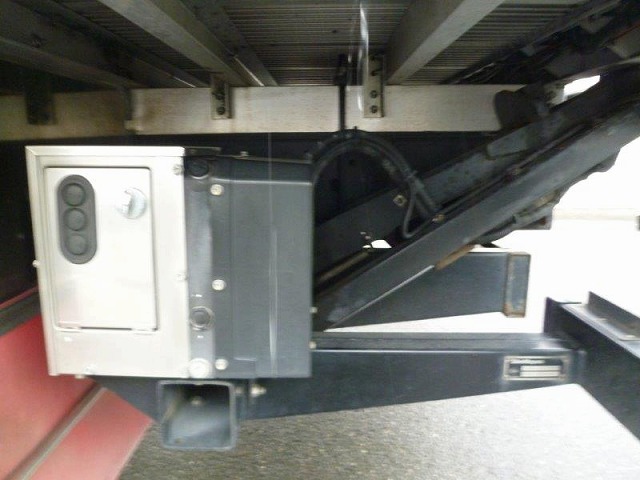 いすゞフォワードパネルバン中型（4t）[写真27]