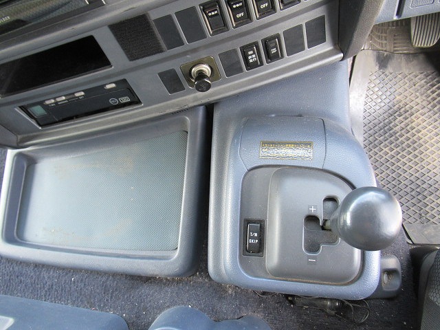 日野プロフィアアルミブロック大型（10t）[写真25]