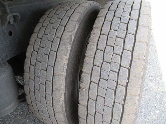 日野プロフィアアルミブロック大型（10t）[写真37]