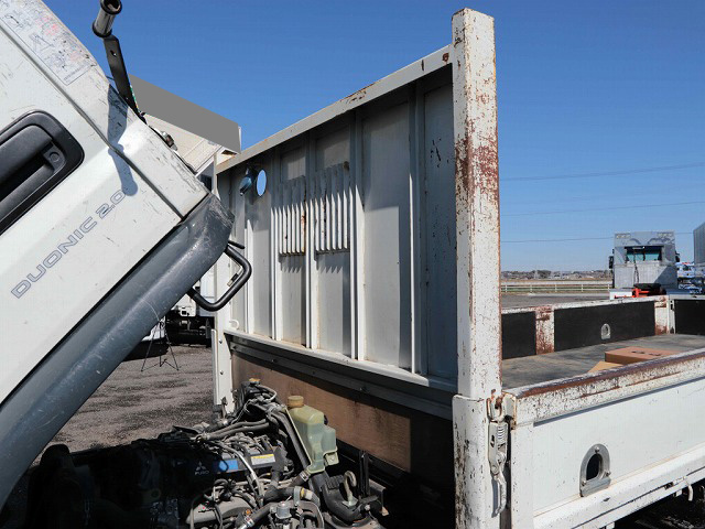 三菱ふそうキャンター平ボディ小型（2t・3t）[写真13]