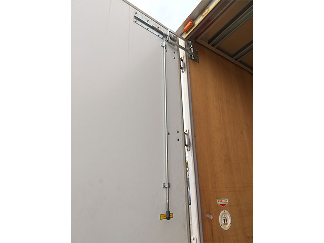 いすゞエルフアルミバン小型（2t・3t）[写真12]