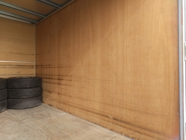 いすゞエルフアルミバン小型（2t・3t）[写真15]