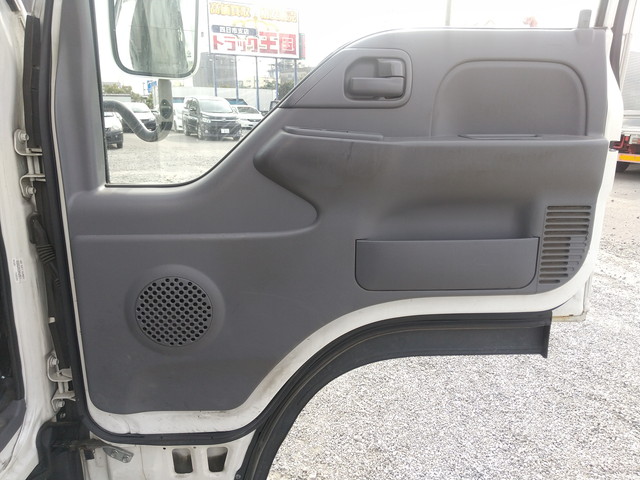 いすゞエルフアルミバン小型（2t・3t）[写真29]