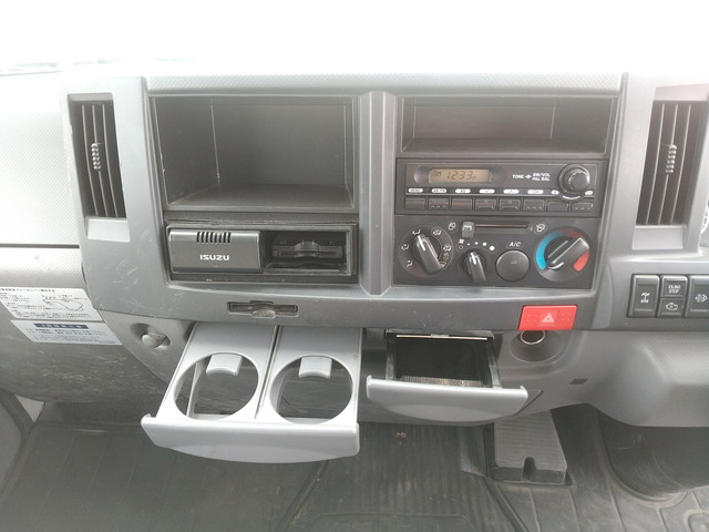 いすゞエルフアルミバン小型（2t・3t）[写真36]