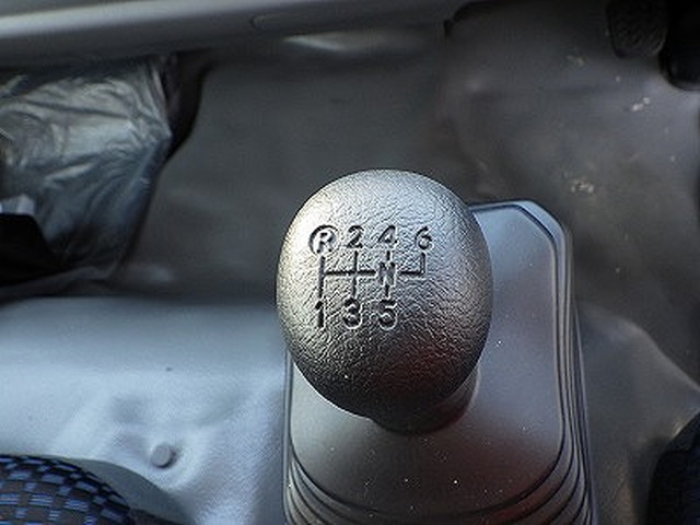 日野デュトロアルミバン小型（2t・3t）[写真13]