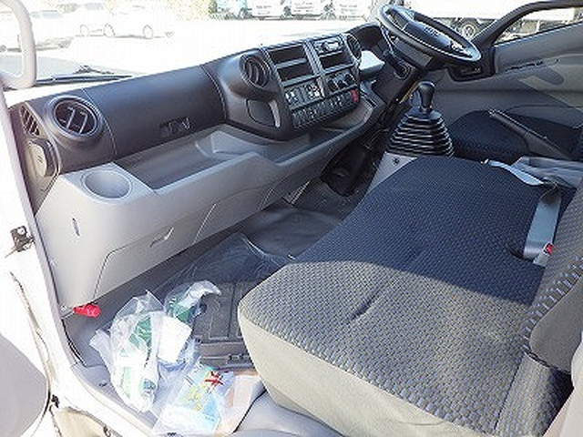 日野デュトロアルミバン小型（2t・3t）[写真07]