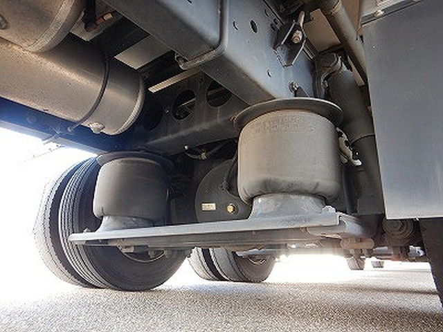 三菱ふそうスーパーグレートアルミウイング大型（10t）[写真22]