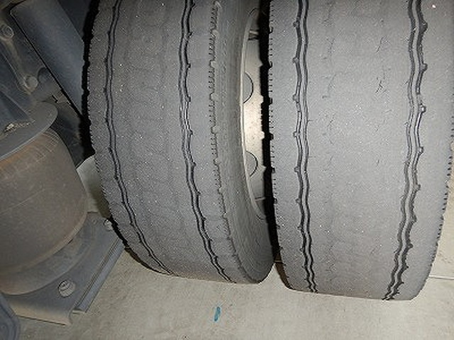 三菱ふそうスーパーグレートアルミウイング大型（10t）[写真33]