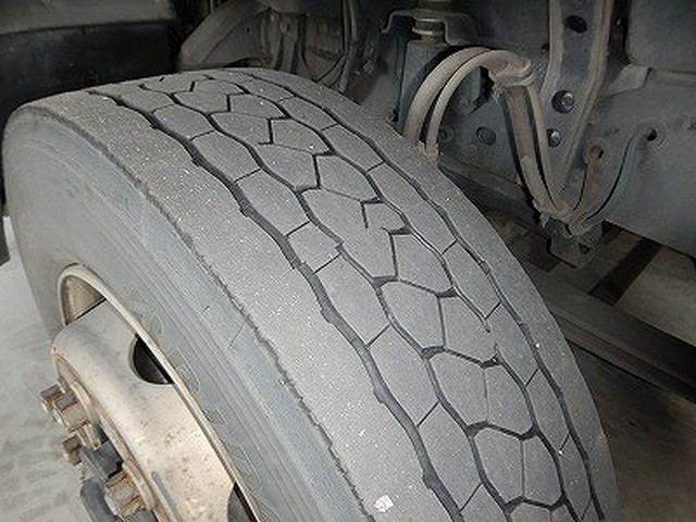 三菱ふそうスーパーグレートアルミウイング大型（10t）[写真37]