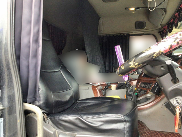 UDトラックスクオンダンプ大型（10t）[写真30]