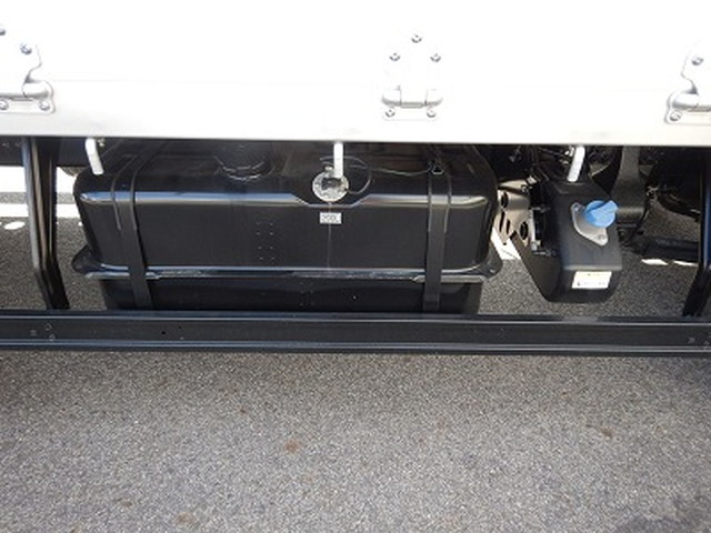 三菱ふそうファイターアルミブロック中型（4t）[写真28]