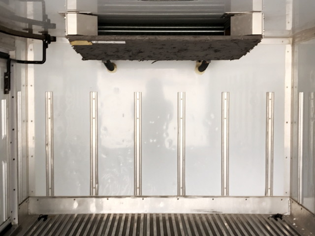 三菱ふそうキャンターガッツ冷凍車（冷蔵車）小型（2t・3t）[写真12]