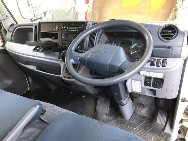 三菱ふそうキャンターガッツ冷凍車（冷蔵車）小型（2t・3t）[写真28]