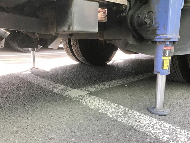 いすゞエルフクレーン6段小型（2t・3t）[写真18]