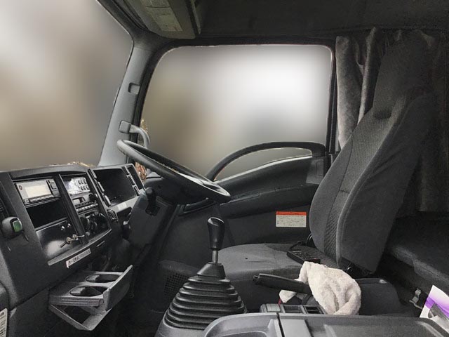 いすゞフォワード冷凍車（冷蔵車）中型（4t）[写真20]