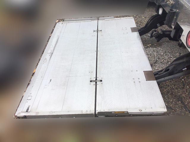 いすゞフォワード冷凍車（冷蔵車）中型（4t）[写真06]