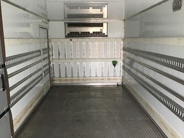 いすゞフォワード冷凍車（冷蔵車）中型（4t）[写真09]