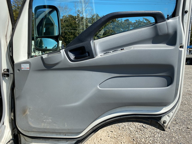 日野デュトロ平ボディ小型（2t・3t）[写真28]