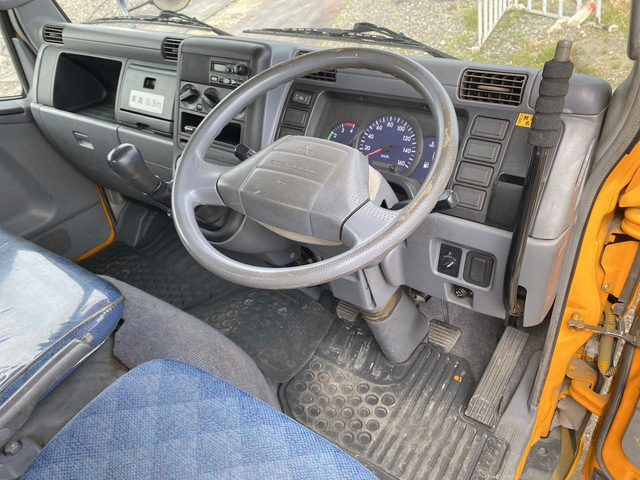 三菱ふそうキャンター高所作業車小型（2t・3t）[写真31]