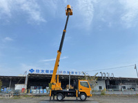 三菱ふそうキャンター高所作業車小型（2t・3t）[写真09]